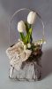 Tavaszi kosár dekoráció, tulipánnal, gyöngyvirággal