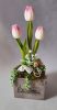 Tavaszi dekoráció, fa dobozban,  rózsaszín tulipánnal, gyöngyvirággal 