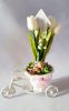 Tavaszi dekoráció, bicikli fehér tulipánnal